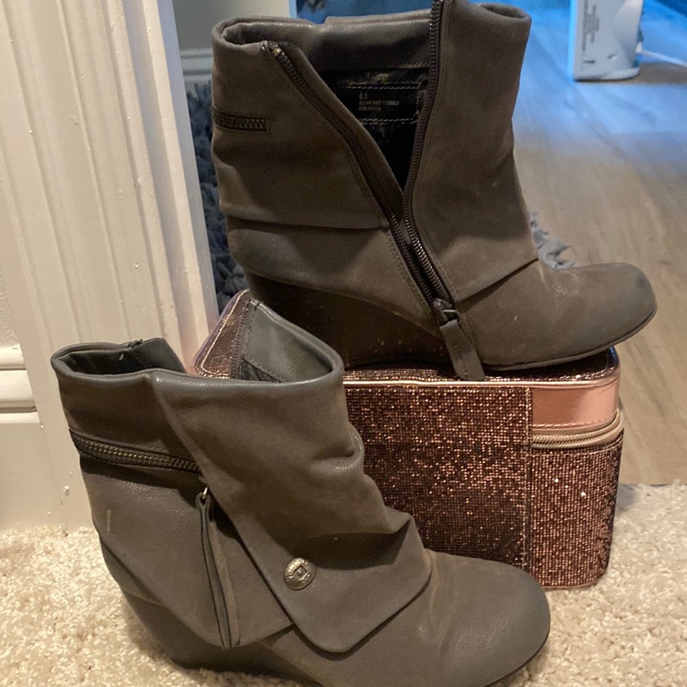 Blowfish boots